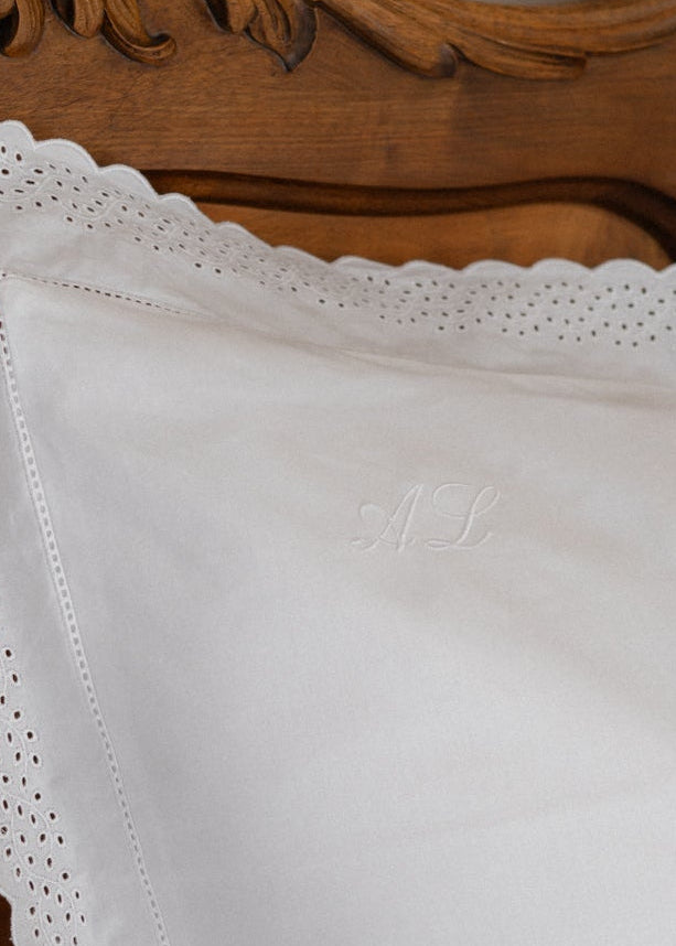Monogram Ingrid single set